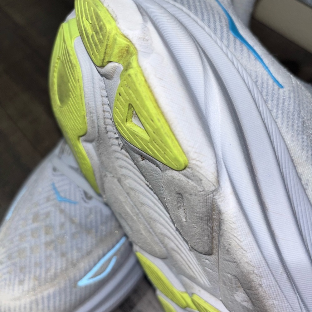 Hoka Women's Clifton 9 sneakers SZ Women's 10D WIDE - Picture 13 of 16